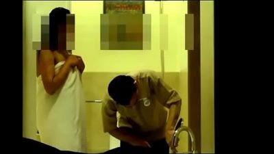 Bhabhi Flashing Hotel Boy