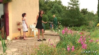 La France A Poil – Une Mere Et Une Fille Libertines Baisees Et Sodomisees Par Papy Et Son Po