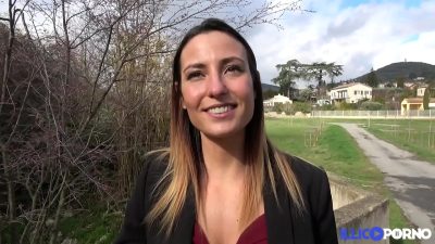 Illico Porno – Pam Sexy Et Gourmande Veut Deux Bites Pour Une Bonne Double