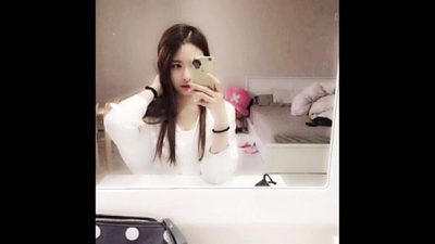 Hot Korean Babe Showing Off Her Body