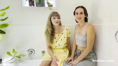 Lesbians Have Sexy Fun In The Bathtub Deutsch Sex