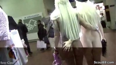 Scout69 Com – Sexy Cora – Zwei Teeny Bei Einer Geilen Show Auf Der Venus Messe Berlin