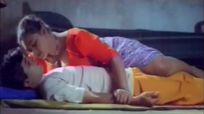 Shakeela In House Seduction On Bed