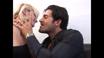 Redlight TV – Ferdinando Vitale And The Young Bitch
