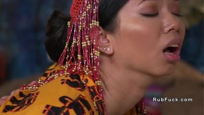 Thai Masseuse Fucks Big Cock Client Thailand Sex