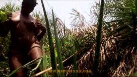 Elvieslutty – Horny Tribe Woman Outdoor Nigerian Vid