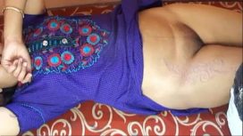 YellowPlum – Desi Bhabhi Naked Infront Of Tattoo Guy Hubby Recrds